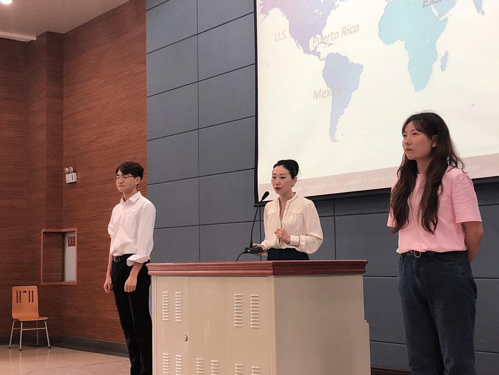 与同学互动交流 太阳成集团tyc122ccvip